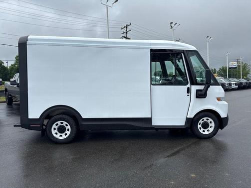 Oyster White 2026 Chevrolet BrightDrop 400 EJY