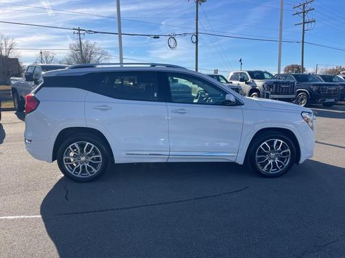 2024 GMC Terrain Denali