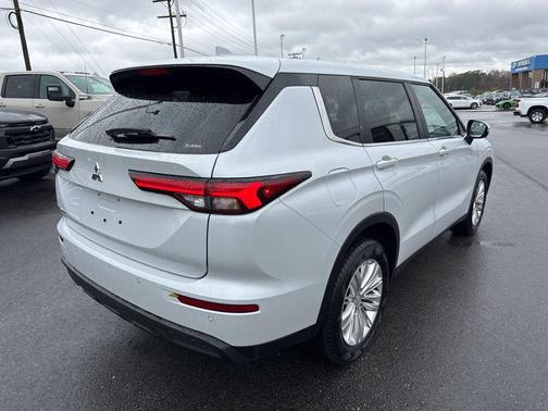 2023 Mitsubishi Outlander ES 2.5 S-AWC