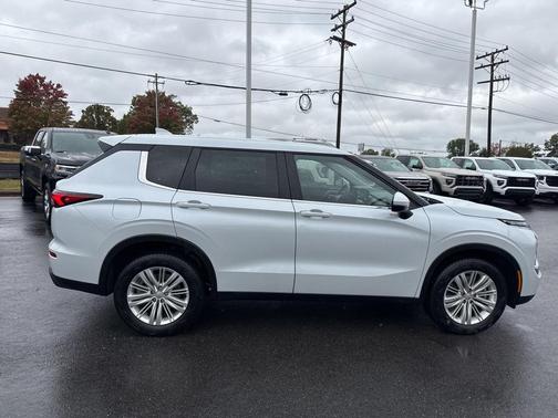 2023 Mitsubishi Outlander ES 2.5 S-AWC