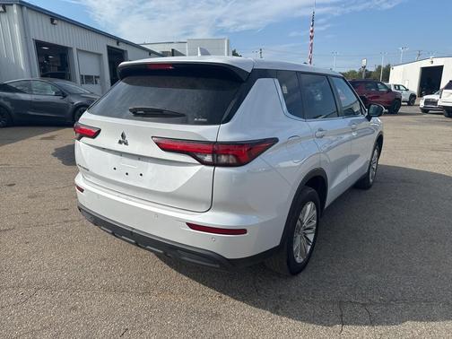 2023 Mitsubishi Outlander ES 2.5 S-AWC