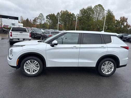 2023 Mitsubishi Outlander ES 2.5 S-AWC