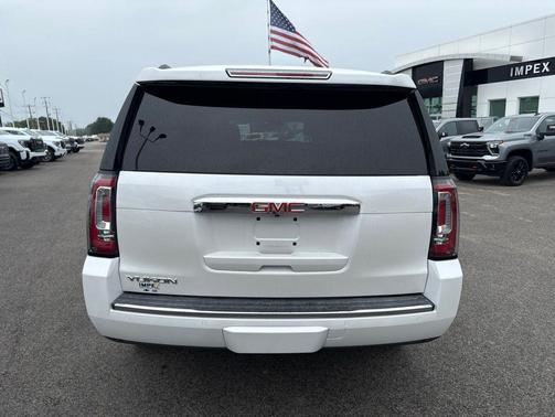 White 2016 GMC Yukon Denali