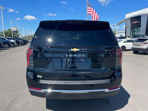 2025 Chevrolet Tahoe LS
