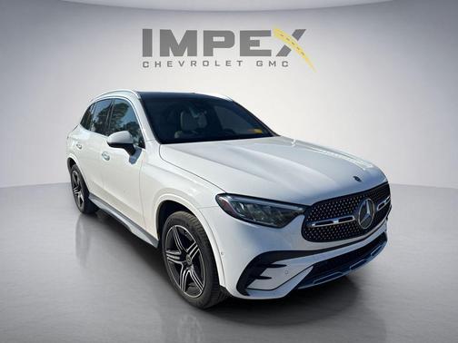 White 2023 Mercedes-Benz GLC 300 4MATIC
