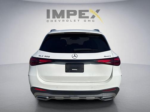 White 2023 Mercedes-Benz GLC 300 4MATIC