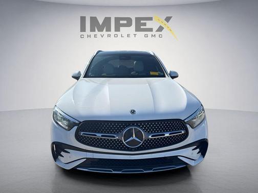 White 2023 Mercedes-Benz GLC 300 4MATIC