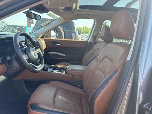 Gray 2025 Nissan Pathfinder Platinum FWD