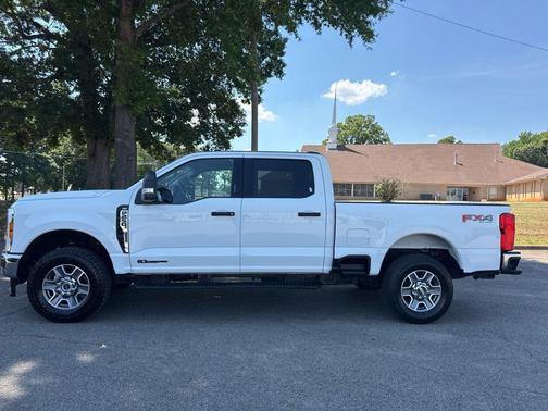 Oxford White 2024 Ford F-250 XLT