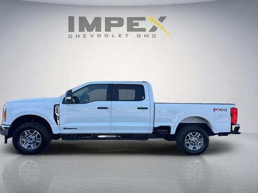 Oxford White 2024 Ford F-250 XLT