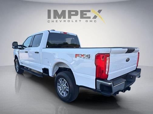 Oxford White 2024 Ford F-250 XLT
