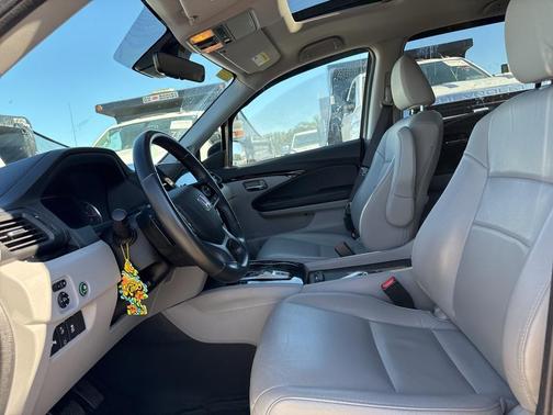 2019 Honda Pilot Touring 8-Passenger
