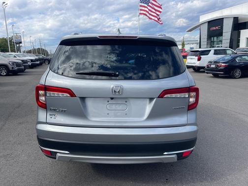 2019 Honda Pilot Touring 8-Passenger