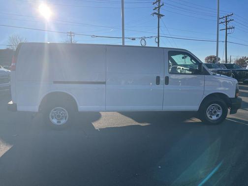 2024 GMC Savana 2500 Work Van