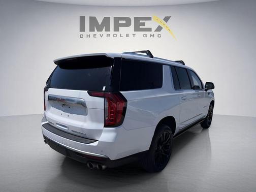 White Frost Tricoat 2023 GMC Yukon XL Denali