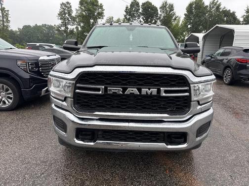 2022 RAM 2500 Tradesman Crew Cab 4x4 6'4' Box