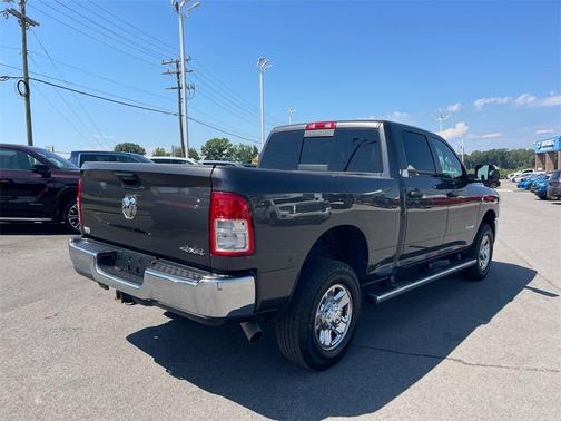 2022 RAM 2500 Tradesman Crew Cab 4x4 6'4' Box