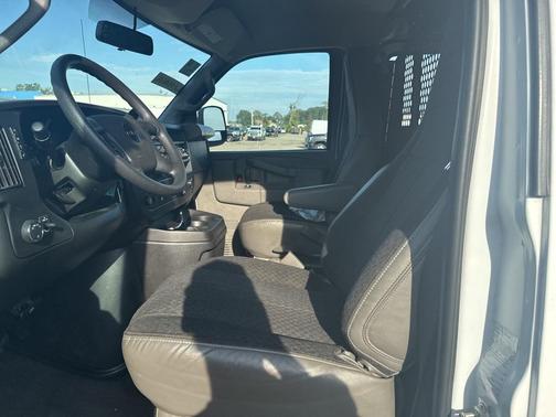 2023 GMC Savana 2500 Work Van