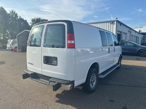2023 GMC Savana 2500 Work Van