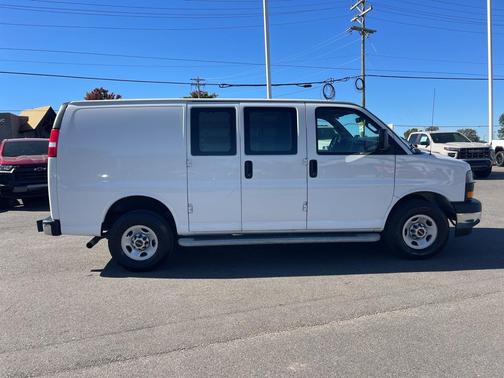 2023 GMC Savana 2500 Work Van
