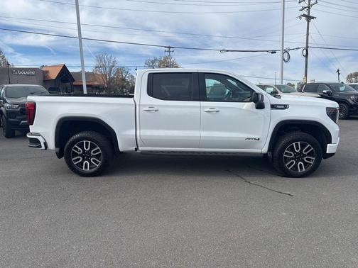 Summit White 2025 GMC Sierra 1500 AT4