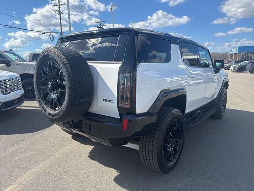 2024 GMC HUMMER EV SUV 2X