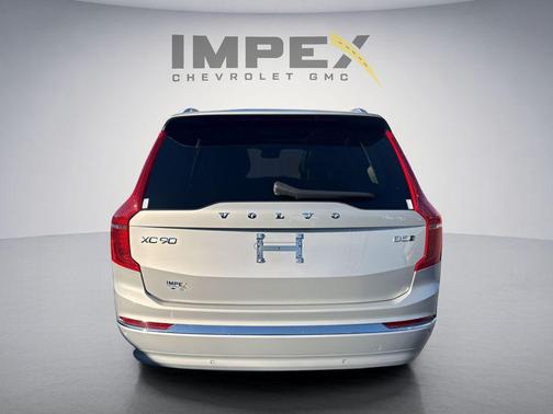 Silver Dawn Metallic 2024 Volvo XC90 B5 Plus Bright Theme