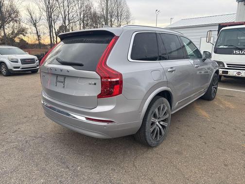 2024 Volvo XC90 B5 Plus Bright Theme