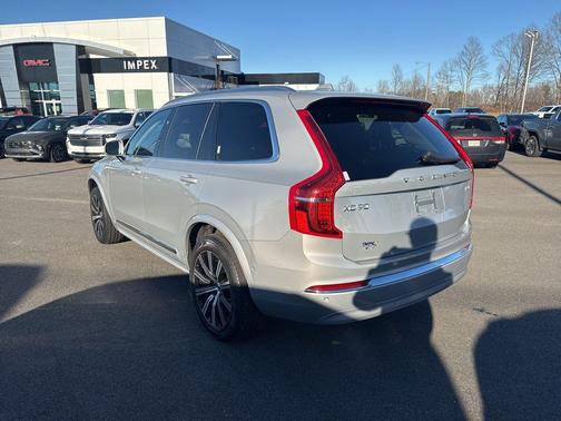2024 Volvo XC90 B5 Plus Bright Theme