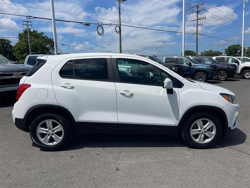 2022 Chevrolet Trax LS