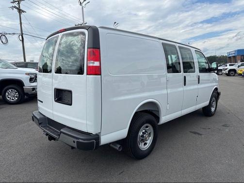 2025 Chevrolet Express 2500 RWD 2500 Regular Wheelbase WT