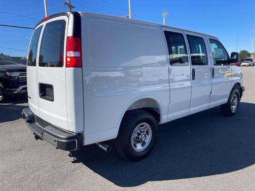 2025 Chevrolet Express 2500 RWD 2500 Regular Wheelbase WT