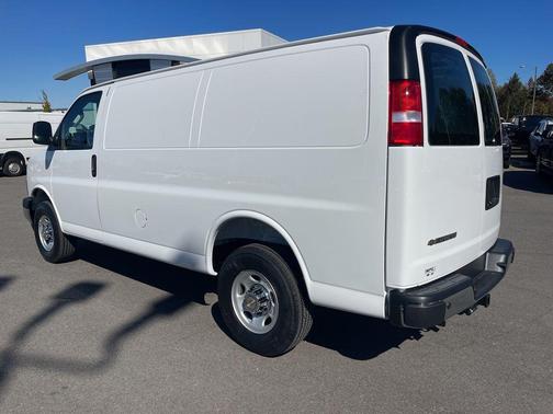 2025 Chevrolet Express 2500 RWD 2500 Regular Wheelbase WT