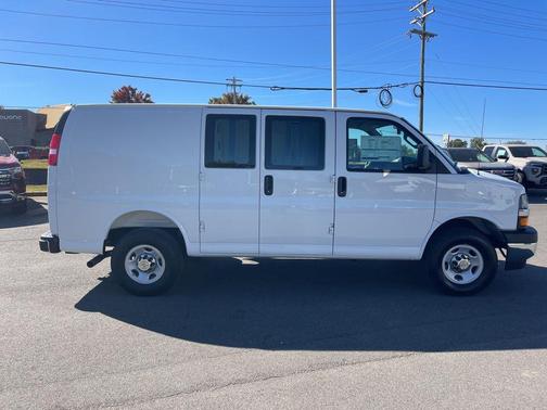 2025 Chevrolet Express 2500 RWD 2500 Regular Wheelbase WT