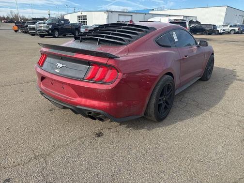 2022 Ford Mustang EcoBoost