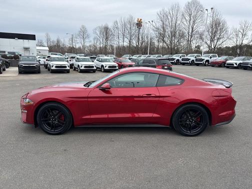 2022 Ford Mustang EcoBoost