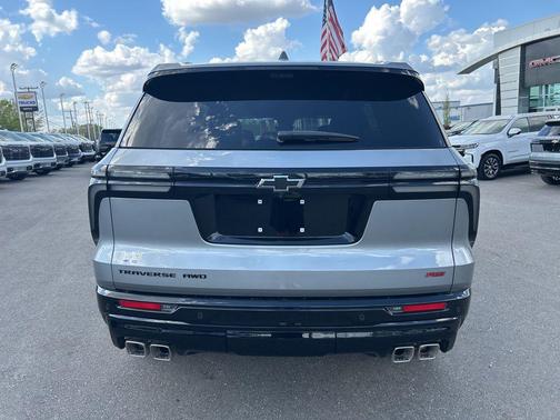 Sterling Gray Metallic 2026 Chevrolet Traverse RS