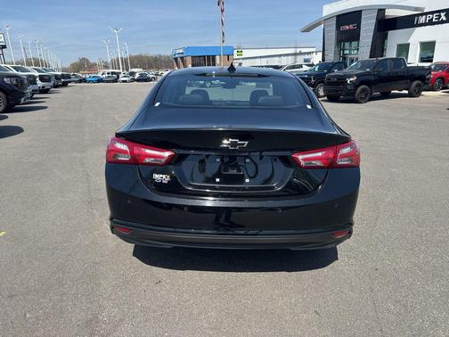 Mosaic Black Metallic 2024 Chevrolet Malibu 1LT