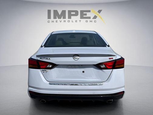 Gray 2023 Nissan Altima SR FWD