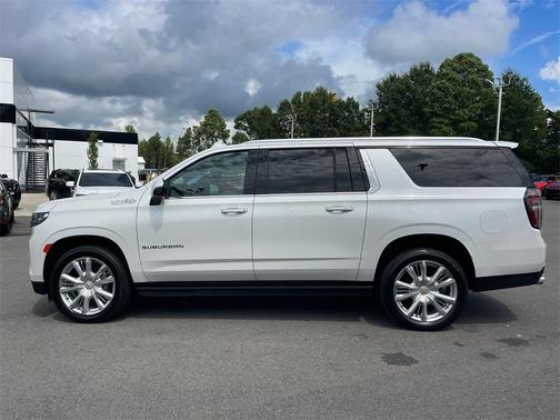 2022 Chevrolet Suburban 4WD High Country