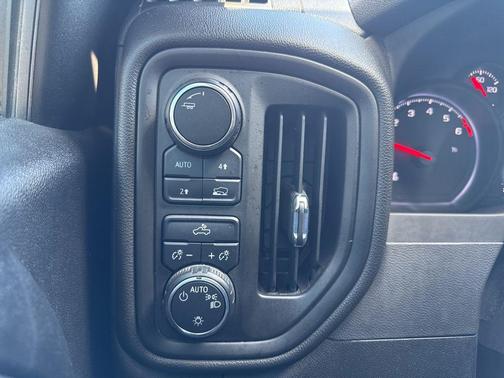 Summit White 2024 Chevrolet Silverado 1500 Custom