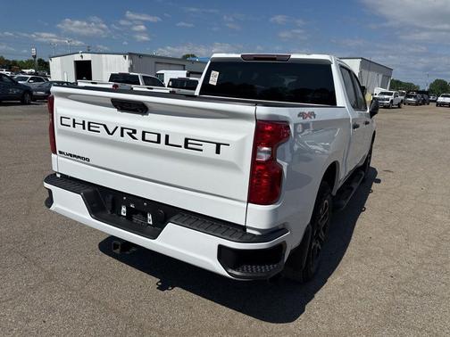 Summit White 2024 Chevrolet Silverado 1500 Custom