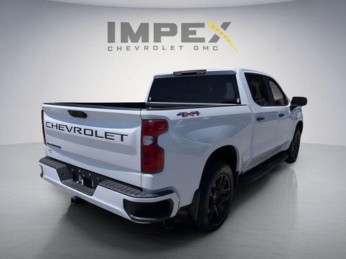 Summit White 2024 Chevrolet Silverado 1500 Custom