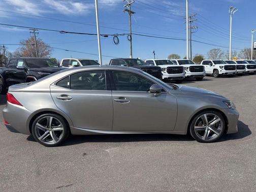 2018 Lexus IS 300 Base