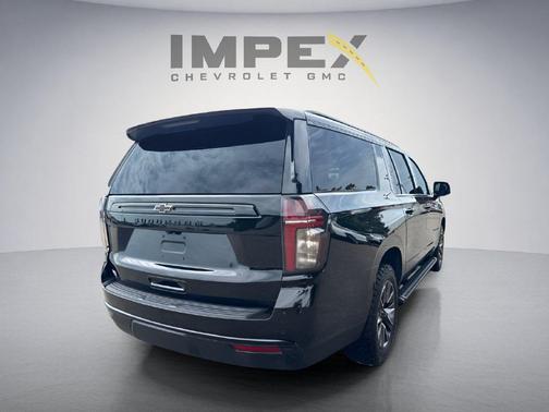 Black 2023 Chevrolet Suburban 4WD Z71