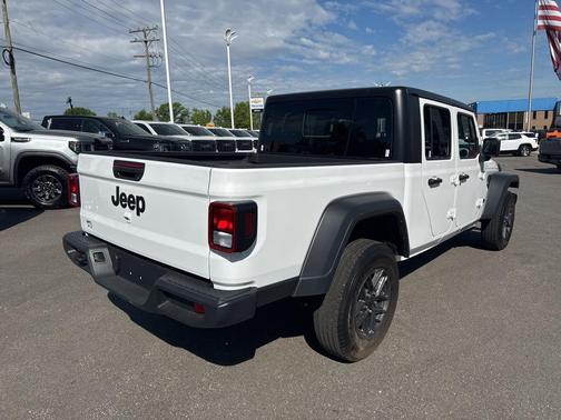2025 Jeep Gladiator Sport S