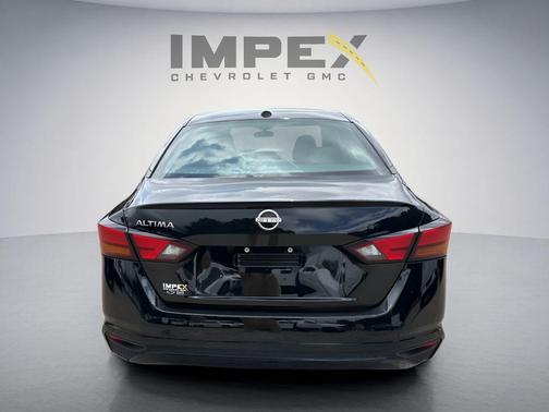Super Black 2025 Nissan Altima S FWD