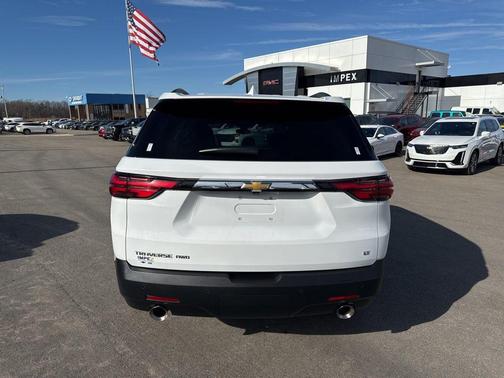 2022 Chevrolet Traverse LT Cloth