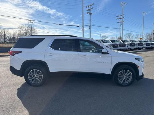 2022 Chevrolet Traverse LT Cloth