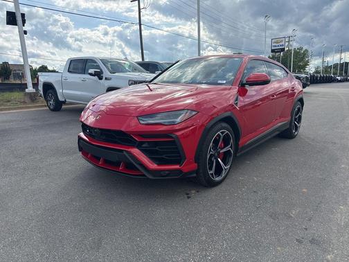 2022 Lamborghini Urus Graphite Capsule
